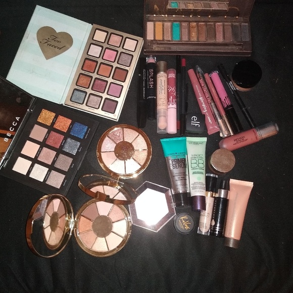Makeup bundle - Picture 3 of 3